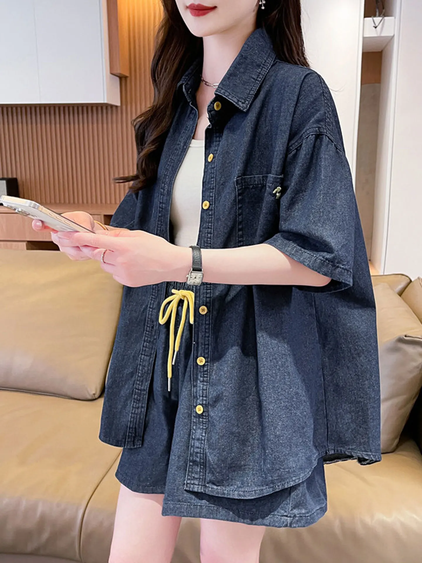 plus Size Casual Denim Set Women Summer New Style Conceal Meat Slim Short Sleeve Shirt Shorts Two Piece Set Fashionable Commu...
plus Size Casual Denim Set Women Summer New Style Conceal Meat Slim Short Sleeve Shirt Shorts Two Piece Set Fashionable Commu...