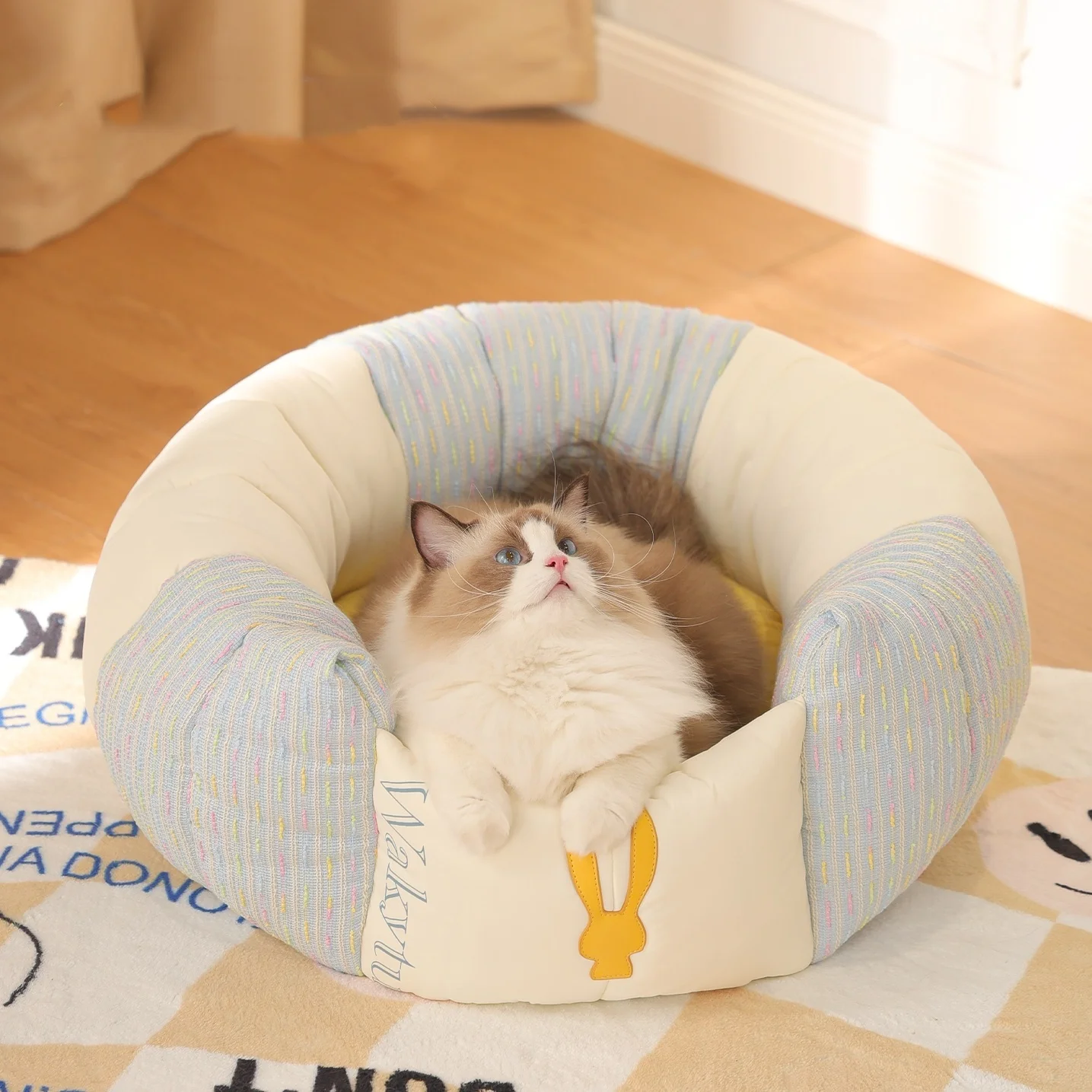 High-end donut-shaped cat bed Non-Slip Bottom Round Donut Cat and Dog Cushion Bed Super Soft Durable Fabric Luxury Pet beds
High-end donut-shaped cat bed Non-Slip Bottom Round Donut Cat and Dog Cushion Bed Super Soft Durable Fabric Luxury Pet beds