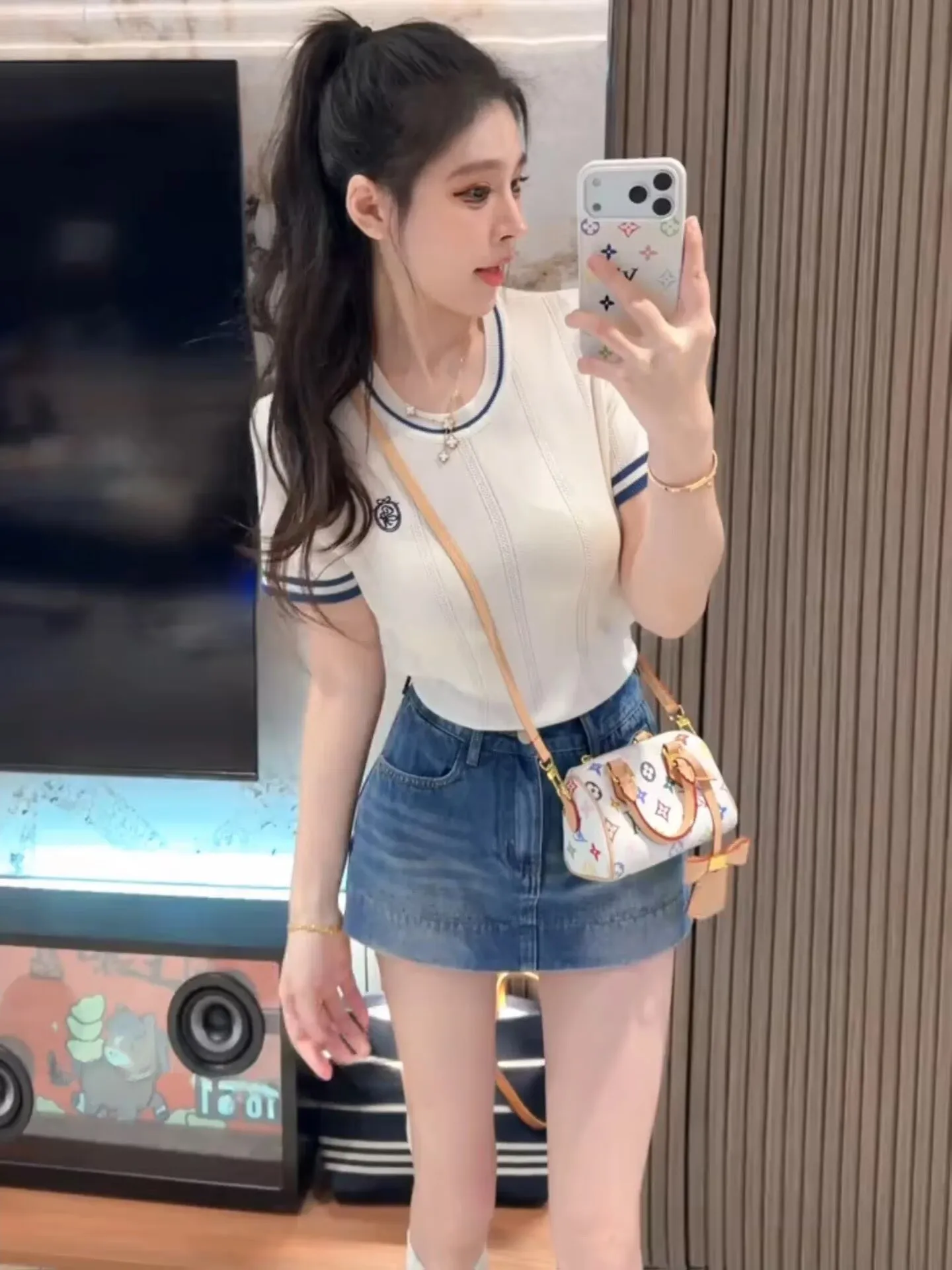 High Waist A-Line Skirt Sexy Bodycon Denim Skirt Versatile Hip Enhancing Women's Fashion Spring Summer Denim Skirt
High Waist A-Line Skirt Sexy Bodycon Denim Skirt Versatile Hip Enhancing Women's Fashion Spring Summer Denim Skirt