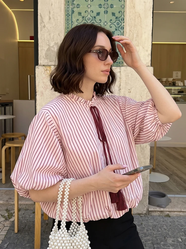 HH Minimalist Striped Cropped Blouse Ruffle Neck Tassel Tie Loose Batwing Sleeve Shirt Summer Business Casual Office Wear
HH Minimalist Striped Cropped Blouse Ruffle Neck Tassel Tie Loose Batwing Sleeve Shirt Summer Business Casual Office Wear