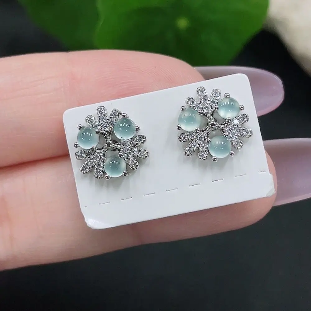 New products are on the shelves, natural ice jadeite clover women's stud earrings, little rich woman jewelry, time sweet gifts
New products are on the shelves, natural ice jadeite clover women's stud earrings, little rich woman jewelry, time sweet gifts
