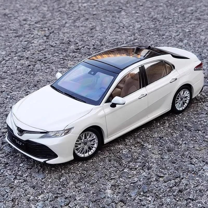 1:18 Toyota Camry 2018 модель автомобиля из сплава литая металлическая Игрушечная модель автомобиля Модель высокой модели коллекции подарок для детей украшение
1:18 Toyota Camry 2018 модель автомобиля из сплава литая металлическая Игрушечная модель автомобиля Модель высокой модели коллекции подарок для детей украшение