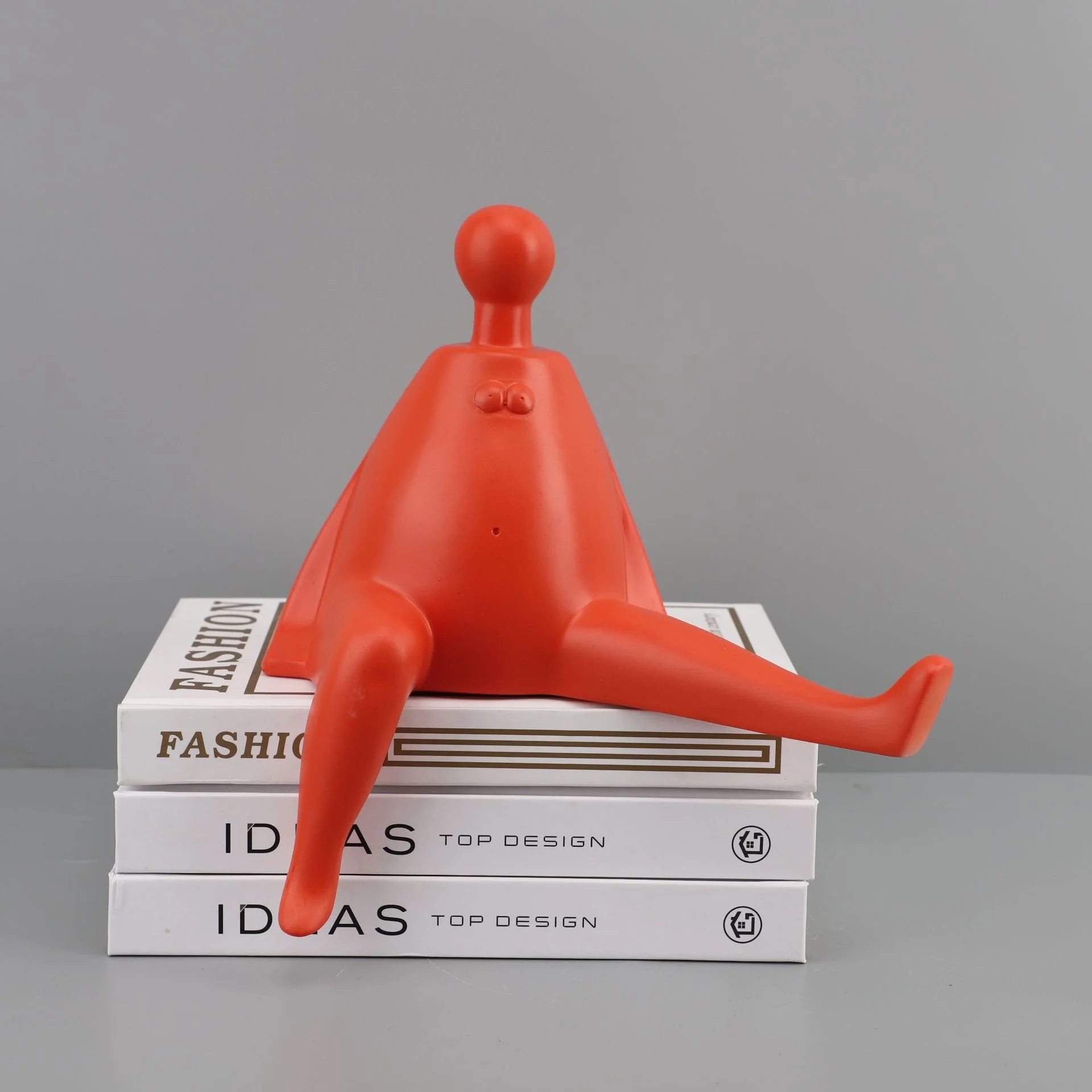 Nordic cartoon Abstract cocked leg figure household living room bedroom TV cabinet model room tea table soft decoration
Nordic cartoon Abstract cocked leg figure household living room bedroom TV cabinet model room tea table soft decoration