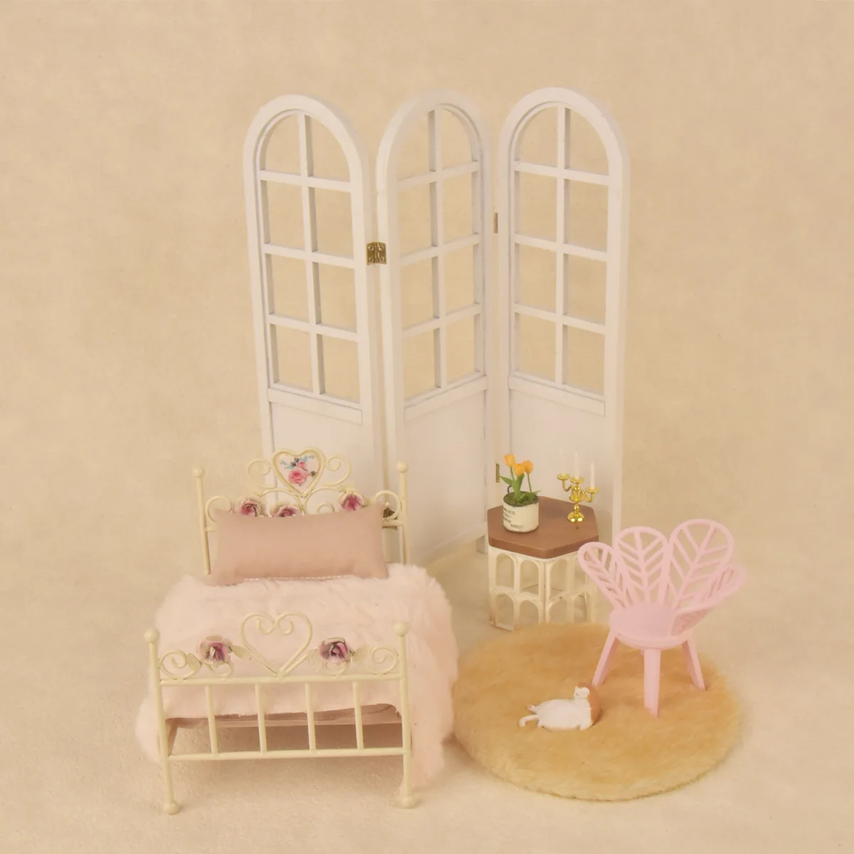 1:6 Scale Dollhouse Mini Wooden Arched Room Divider Screen, European Vintage Style Folding Door, Miniature Furniture Accessory
1:6 Scale Dollhouse Mini Wooden Arched Room Divider Screen, European Vintage Style Folding Door, Miniature Furniture Accessory