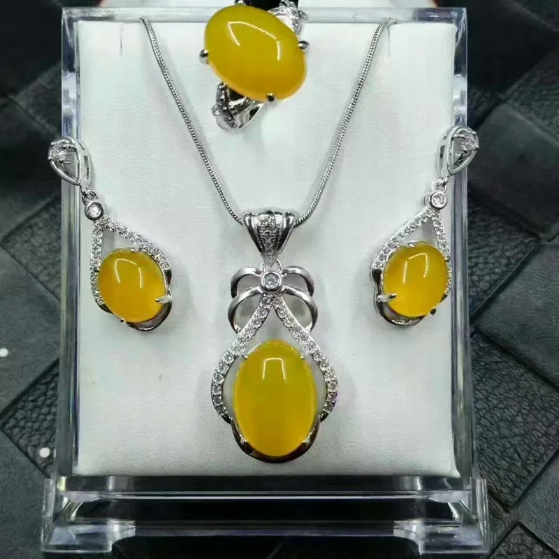 Natural Agate Chalcedony Three-piece Set, Classic Fashion Jewelry, Suitable for Daily Wear
Natural Agate Chalcedony Three-piece Set, Classic Fashion Jewelry, Suitable for Daily Wear