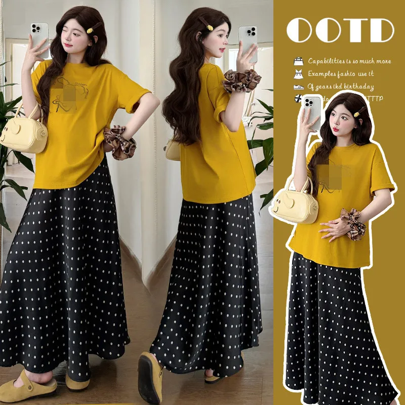 Korean Summer Maternity Set: Playful Graphic Tee + Polka Dot Skirt - Youthful Two-Piece Pregnancy Outfit for Expecting Moms
Korean Summer Maternity Set: Playful Graphic Tee + Polka Dot Skirt - Youthful Two-Piece Pregnancy Outfit for Expecting Moms