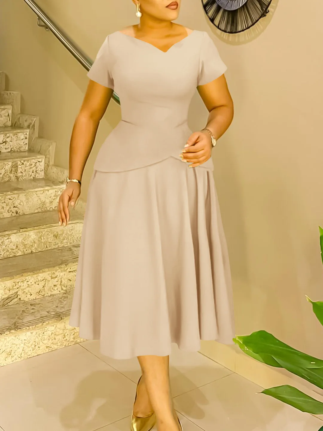 Summer 2026 Fashion Solid Color V-neck Short Sleeve Dress A-line Swing Skirt Large Size Women's Casual Elegant Gown
Summer 2026 Fashion Solid Color V-neck Short Sleeve Dress A-line Swing Skirt Large Size Women's Casual Elegant Gown