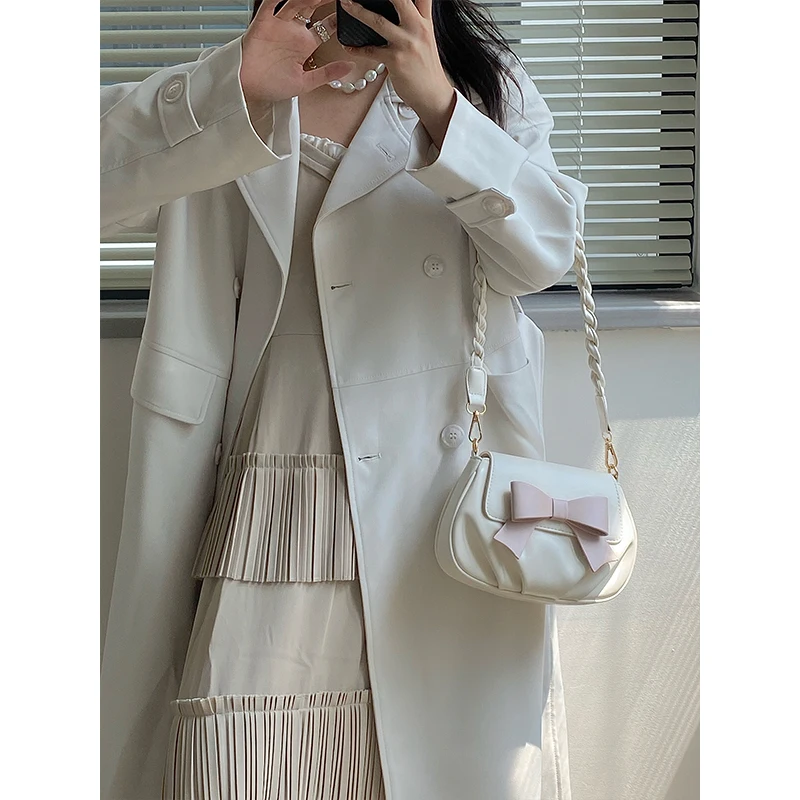 Casual and Sweet Crossbody Armpit Bag Ideal for Spring and Summer Great for Students and Commuters
Casual and Sweet Crossbody Armpit Bag Ideal for Spring and Summer Great for Students and Commuters