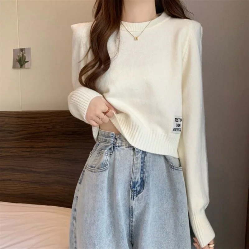 Korean gentle pullover loose soft glutinous sweater for women autumn and winter design short knit sweater pullover female top 
Korean gentle pullover loose soft glutinous sweater for women autumn and winter design short knit sweater pullover female top