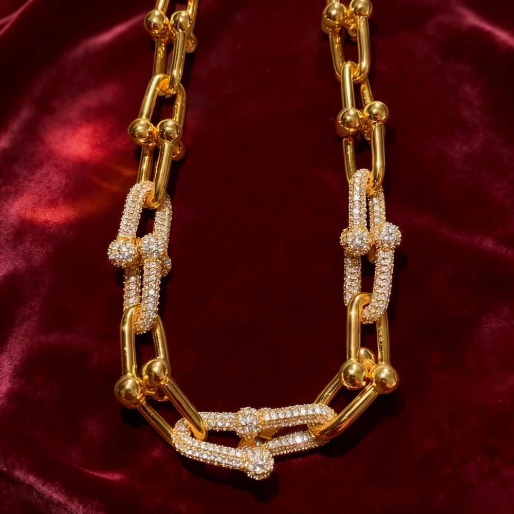 2025 модные аксессуары, ювелирные изделия для женщин, длинное ожерелье с замком, кулон в стиле стим-панк, удача, золотое ожерелье с бриллиантами для вечеринки
2025 модные аксессуары, ювелирные изделия для женщин, длинное ожерелье с замком, кулон в стиле стим-панк, удача, золотое ожерелье с бриллиантами для вечеринки