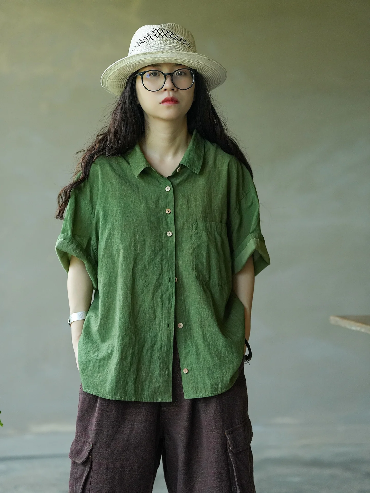 Loose Cotton Short Sleeve Shirt Original Design Artistic Casual Style Pure Comfortable Breathable Men Women Universal Summer ...
Loose Cotton Short Sleeve Shirt Original Design Artistic Casual Style Pure Comfortable Breathable Men Women Universal Summer ...
