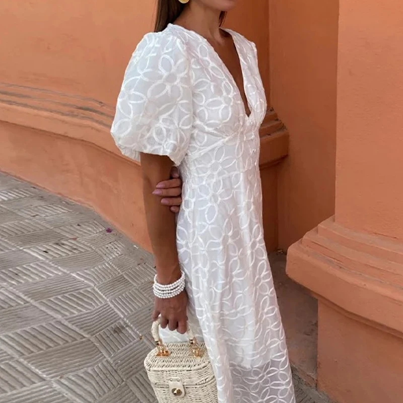 Sexy Deep V Neck High Waist Long Dress Women 2024 Spring Solid Embroidery Slim Party Dress Summer Short Sleeve Hollow Boho Dress
Sexy Deep V Neck High Waist Long Dress Women 2024 Spring Solid Embroidery Slim Party Dress Summer Short Sleeve Hollow Boho Dress