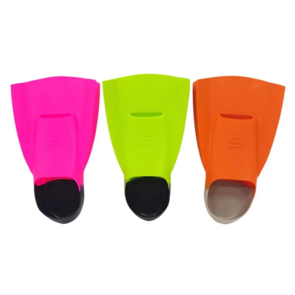 1 Pair Silicone Swim Fins Non-slip Wear-resistant Floating Swim Fins Dynamic Design Comfortable Swimming Training Fins
1 Pair Silicone Swim Fins Non-slip Wear-resistant Floating Swim Fins Dynamic Design Comfortable Swimming Training Fins
