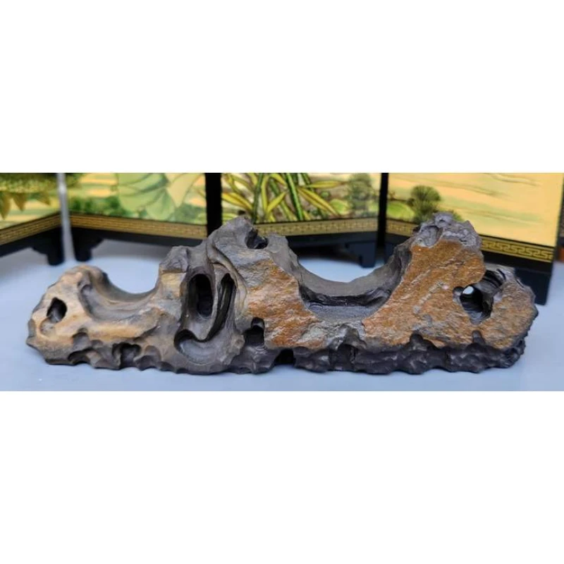 Hand-carved end inkstone platform, green end "Yiluan Peak" end stone pen holder 16.5x3x5cm
Hand-carved end inkstone platform, green end "Yiluan Peak" end stone pen holder 16.5x3x5cm