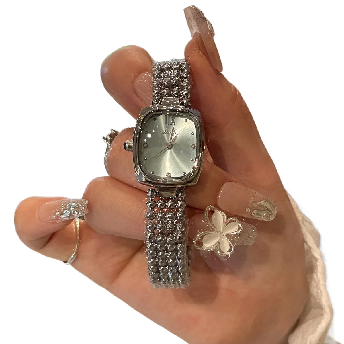 Korean college style watch female workplace small exquisite lady niche art female watch
Korean college style watch female workplace small exquisite lady niche art female watch