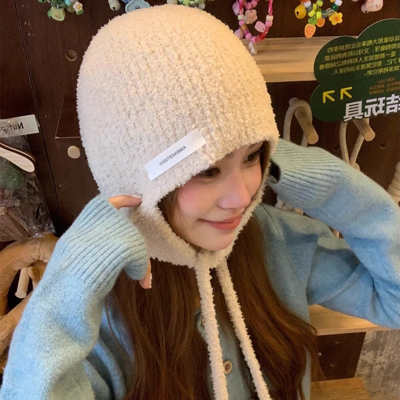 Корейские простые однотонные плюшевые вязаные шапки для женщин, осенне-зимняя теплая модная универсальная пуловерная шапка с помпоном и ремешком для путешествий
Корейские простые однотонные плюшевые вязаные шапки для женщин, осенне-зимняя теплая модная универсальная пуловерная шапка с помпоном и ремешком для путешествий
