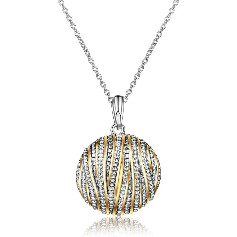 Women's Coin Pendant Necklace 18K Gold and Silver Intertwined Cross Pendant Two-color necklace
Women's Coin Pendant Necklace 18K Gold and Silver Intertwined Cross Pendant Two-color necklace