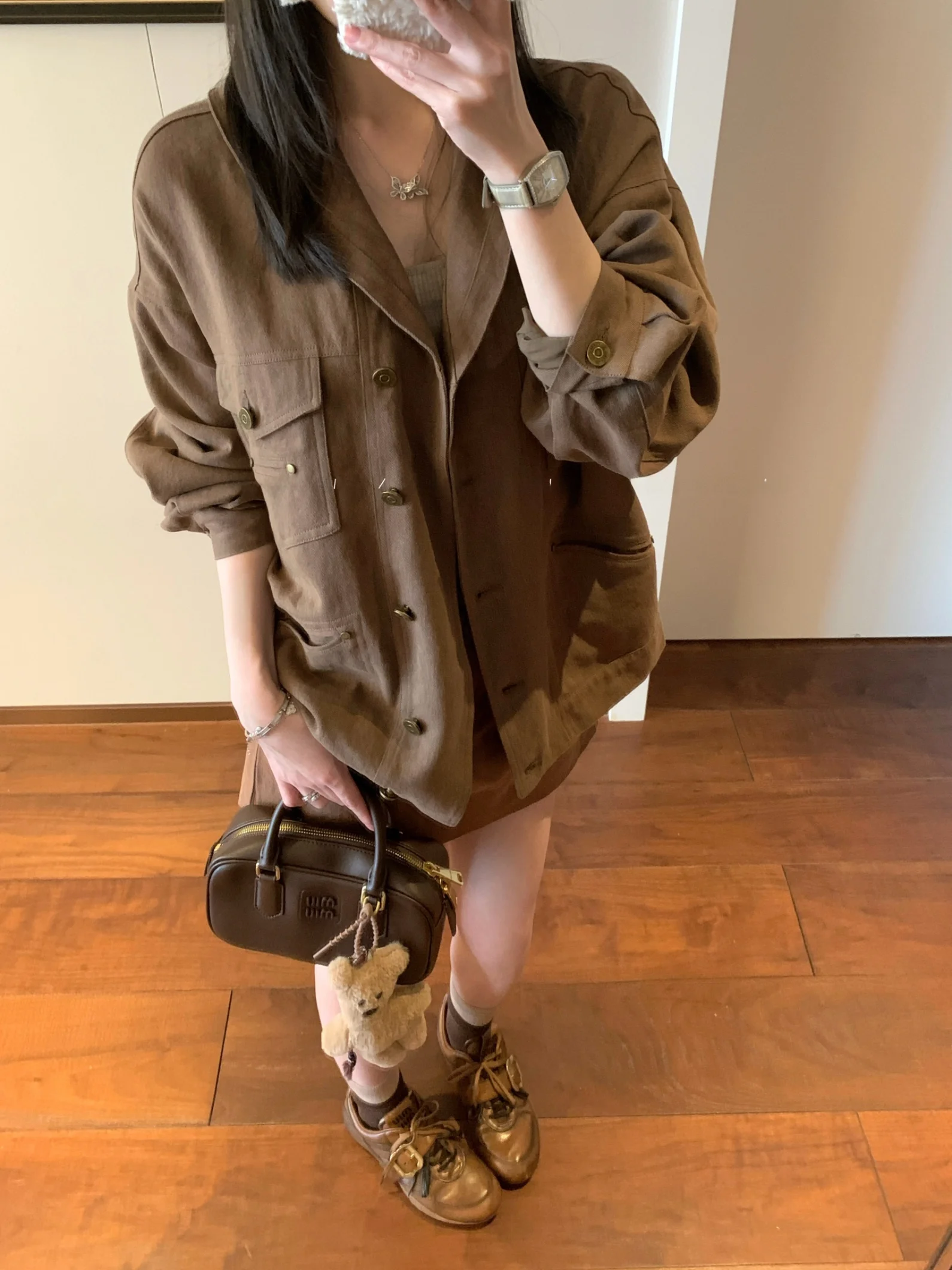Женское пальто Ego Studio Spring Outerwear: винтажное, свободного кроя, из льна и хлопка, с воротником, длинными рукавами и застежкой на пуговицах
Женское пальто Ego Studio Spring Outerwear: винтажное, свободного кроя, из льна и хлопка, с воротником, длинными рукавами и застежкой на пуговицах