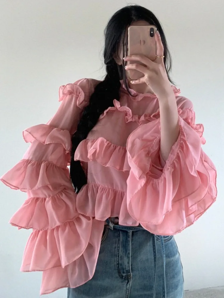 Faionable Korean Sle Women's irt with Flared Sves And Stand Collar Cake Lace Layered Design Ele Top
Faionable Korean Sle Women's irt with Flared Sves And Stand Collar Cake Lace Layered Design Ele Top
