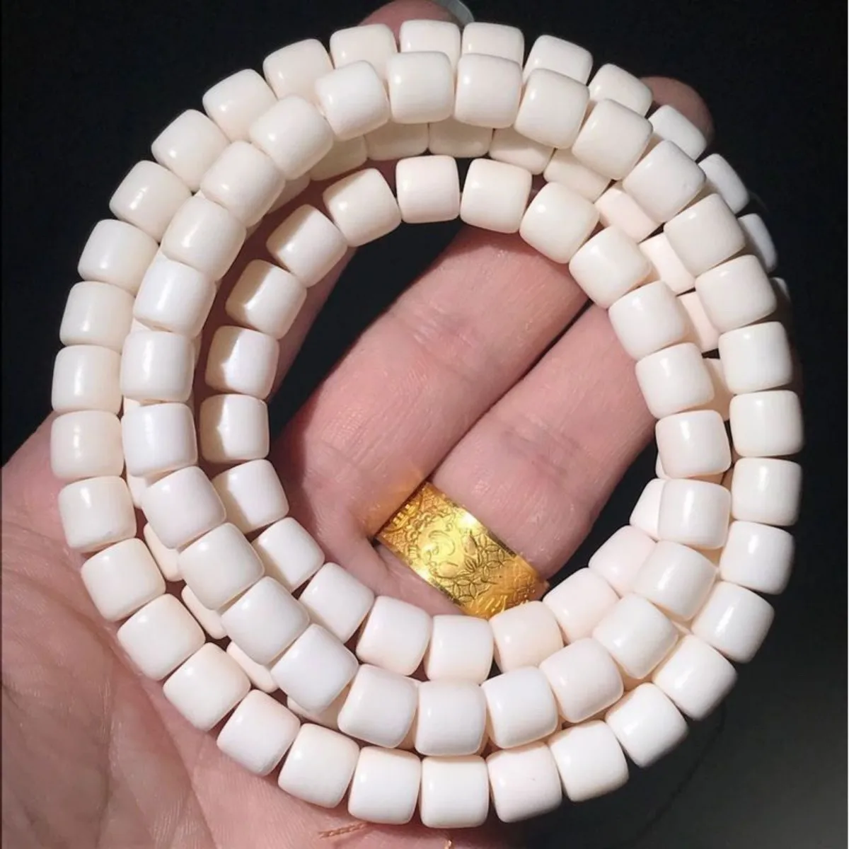Authentic High-Quality Deer Bone Mala With 108 Beads, Natural, For Men And Women, Unbleached Tibetan Style Bodhi Seed Prayer Bea
Authentic High-Quality Deer Bone Mala With 108 Beads, Natural, For Men And Women, Unbleached Tibetan Style Bodhi Seed Prayer Bea