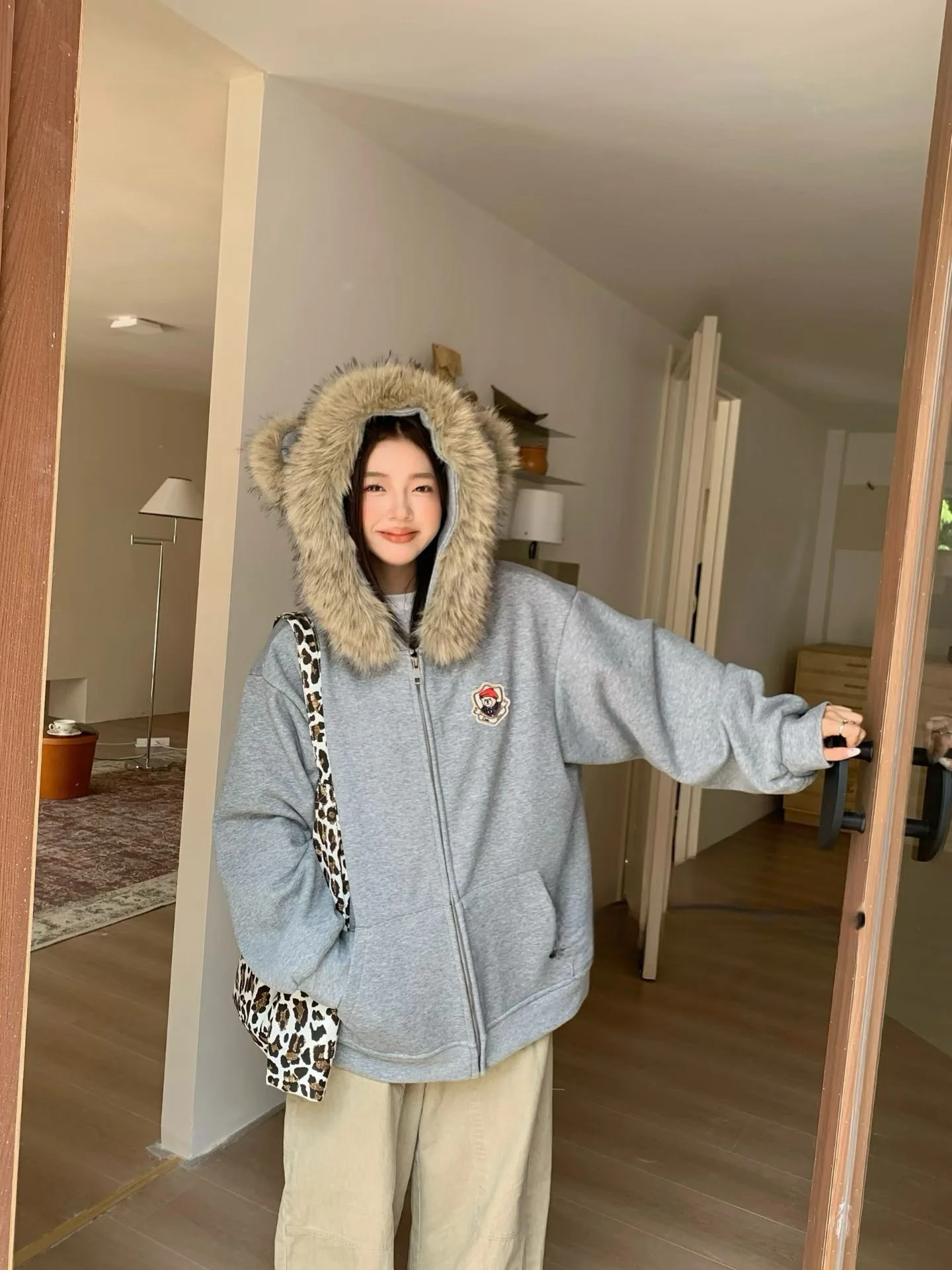 Large Size Faux Fur Collar Open Cardigan Coat Women's plus Size Hoodie Autumn Winter Warm Fluffy Jaet Trendy Commute Sle
Large Size Faux Fur Collar Open Cardigan Coat Women's plus Size Hoodie Autumn Winter Warm Fluffy Jaet Trendy Commute Sle