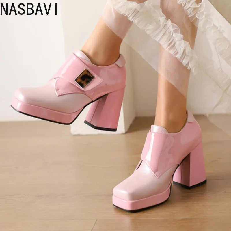 NASBAVI Plus Size Square Head Waterproof Table Glossy Patent Leather Color Blocked Ultra-High Thick Light Mouthed Women's Pumps
NASBAVI Plus Size Square Head Waterproof Table Glossy Patent Leather Color Blocked Ultra-High Thick Light Mouthed Women's Pumps