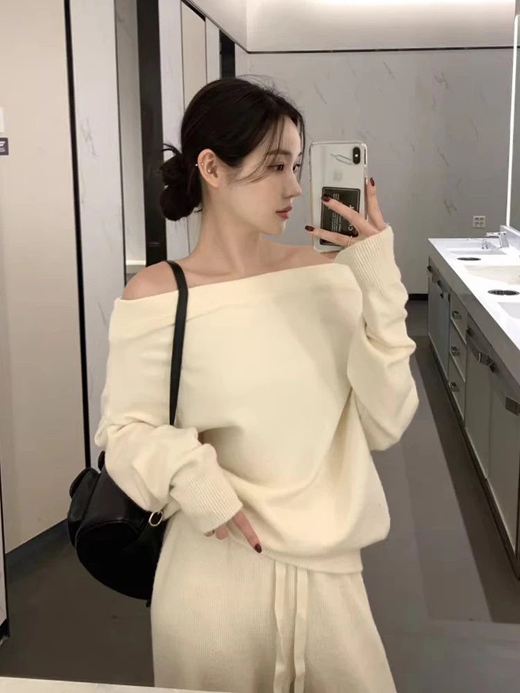 Chic Autumn Winter Knitted Long Sleeve Shoulder Bared One Shoulder Sweater High Waist Pants Set French Style Fashionable Ense...
Chic Autumn Winter Knitted Long Sleeve Shoulder Bared One Shoulder Sweater High Waist Pants Set French Style Fashionable Ense...