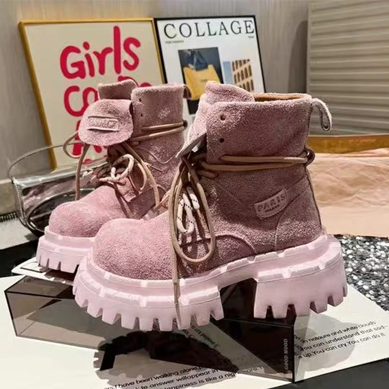 Platform Women's Ankle Boots Mid Heels Designer Suede Shoes 2025 Winter Fashion Boots New Sport Brand Chelsea Goth Mujer Botas
Platform Women's Ankle Boots Mid Heels Designer Suede Shoes 2025 Winter Fashion Boots New Sport Brand Chelsea Goth Mujer Botas