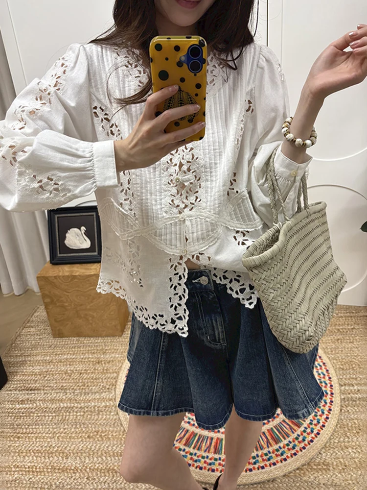 French Style Hollow out V-Neck Single Button Waist-Cinching Ladies Shirt Cotton Linen Long Sleeve Bubble Sleeve Loose Fit
French Style Hollow out V-Neck Single Button Waist-Cinching Ladies Shirt Cotton Linen Long Sleeve Bubble Sleeve Loose Fit