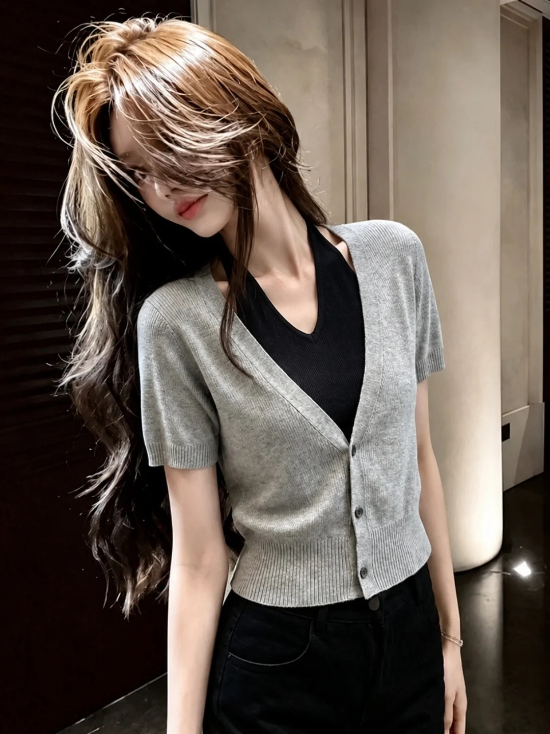 Chic Contrasting Color Block V-Neck Knitwear Short Sleeve Commute Fashionable Versatile Slimming Summer Top Women's Clothing
Chic Contrasting Color Block V-Neck Knitwear Short Sleeve Commute Fashionable Versatile Slimming Summer Top Women's Clothing