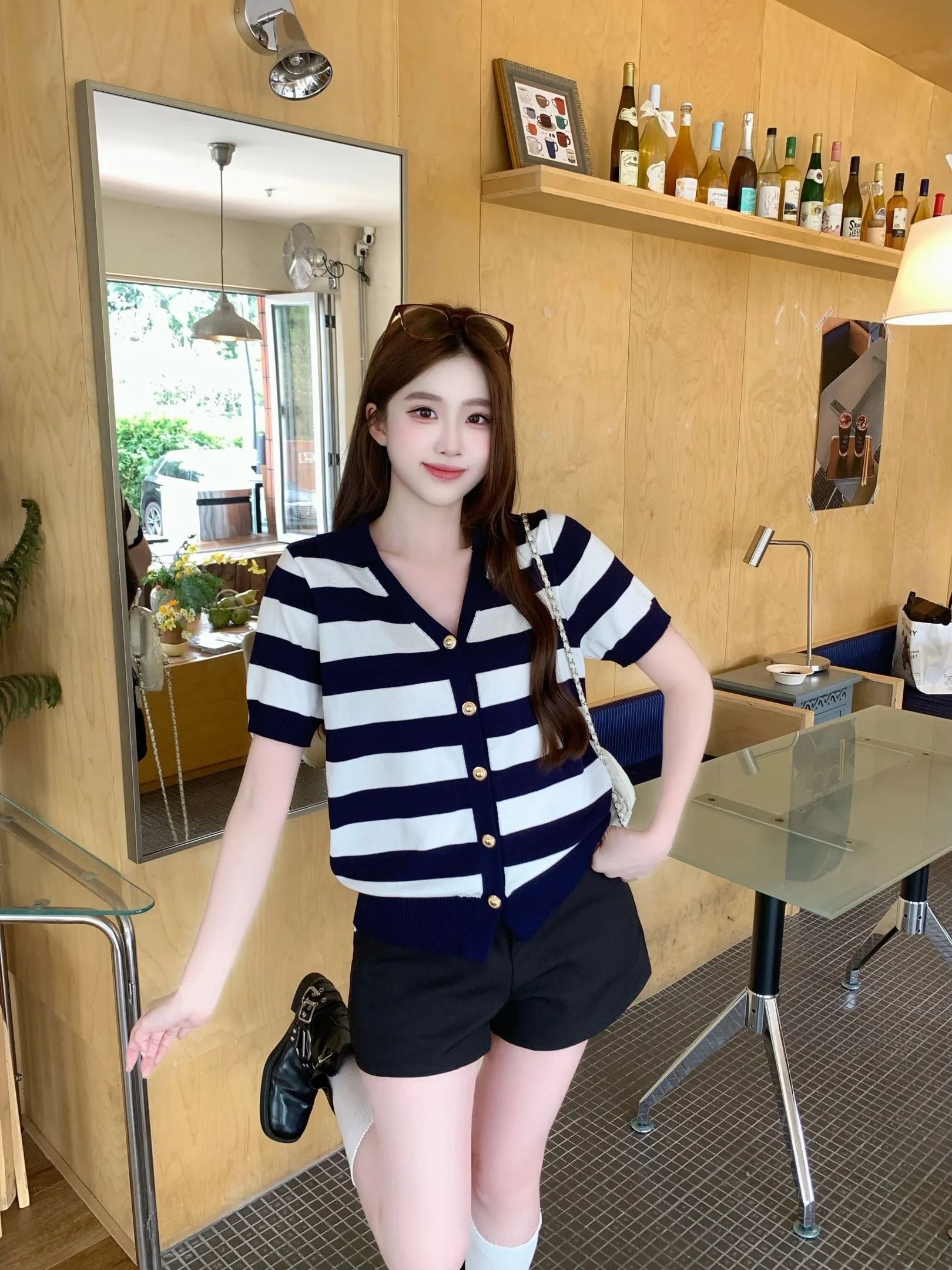 plus Size Women's V-Neck Short Sleeve Knitwear Summer New Korean Style Loose Slimming Top Striped Fashion Casual Wear
plus Size Women's V-Neck Short Sleeve Knitwear Summer New Korean Style Loose Slimming Top Striped Fashion Casual Wear