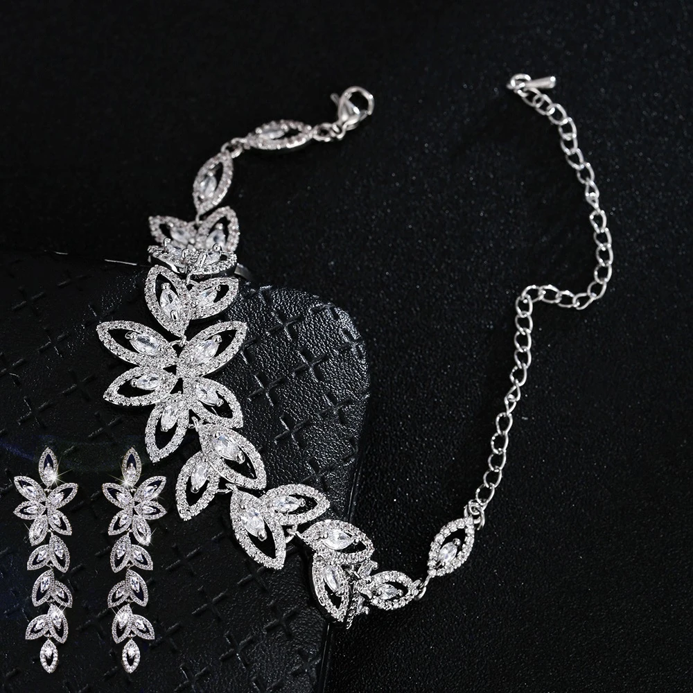 SUGO New Fashion Shiny Exquisite Luxury High Quality Zirconia Flower Earrings Bracelets Sets for Elegant Women Dinner Jewelry
SUGO New Fashion Shiny Exquisite Luxury High Quality Zirconia Flower Earrings Bracelets Sets for Elegant Women Dinner Jewelry