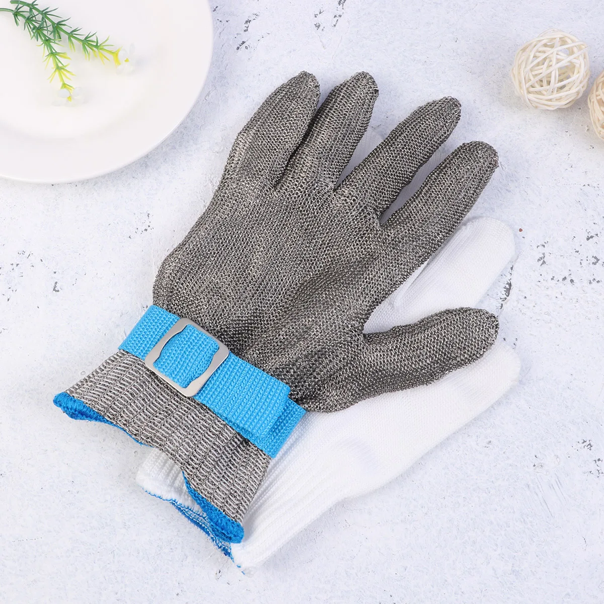 Cut Resistant Glove with A White Inner Glove Level Stainless Steel Wire Garden Work Gloves for Cutting Mandolin Slicing Wood Car
Cut Resistant Glove with A White Inner Glove Level Stainless Steel Wire Garden Work Gloves for Cutting Mandolin Slicing Wood Car