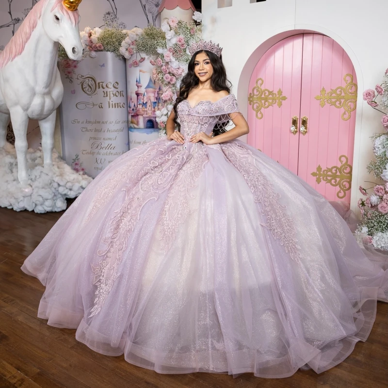 Light Lilac Shiny Ball Gown Quinceanera Dresses Applique Lace Beading Crystal Bow Tull Corset Off Shoulder Sweet 16 Dress Vestid
Light Lilac Shiny Ball Gown Quinceanera Dresses Applique Lace Beading Crystal Bow Tull Corset Off Shoulder Sweet 16 Dress Vestid