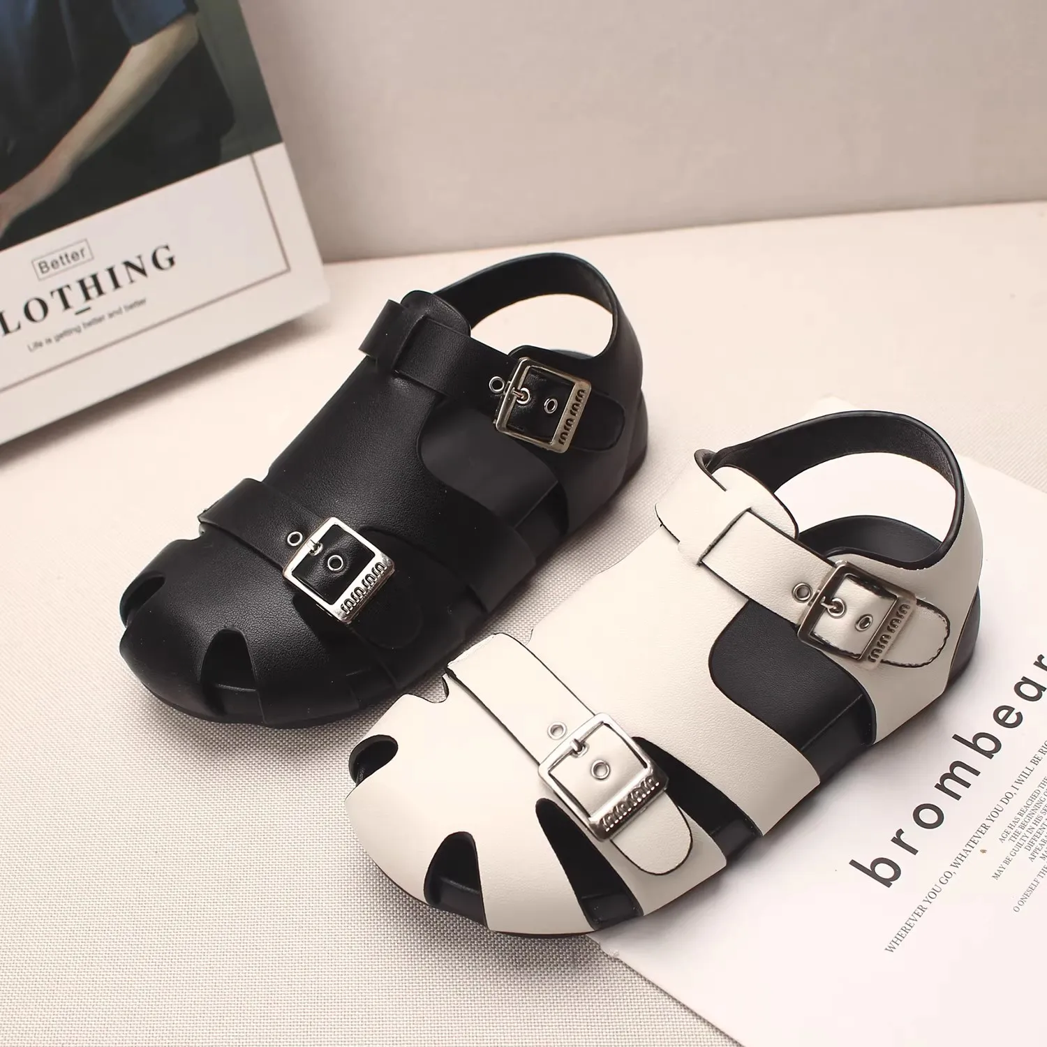 Kids'Casual Sandals PU Leather Summer Buckle Fashion Outdoor Flat Shoes For Children Breathable Anti-slip Black White Size 26-36
Kids'Casual Sandals PU Leather Summer Buckle Fashion Outdoor Flat Shoes For Children Breathable Anti-slip Black White Size 26-36