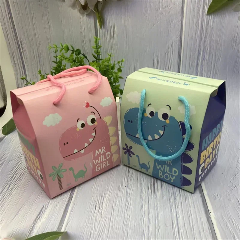 5Pcs Dinosaur Paper Gift Box Boys Girls Happy Birthday Party Baby Shower Anniversary Wild One Party Decor Candy Cookies Gift Bag
5Pcs Dinosaur Paper Gift Box Boys Girls Happy Birthday Party Baby Shower Anniversary Wild One Party Decor Candy Cookies Gift Bag