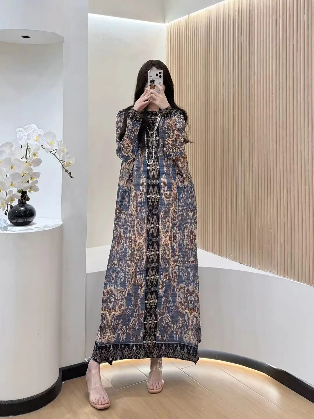 KAF Ruffled Retro Print Women Long Robe Loose Plus Size Fashion Elegant Female Festival Glamorous Party Wear
KAF Ruffled Retro Print Women Long Robe Loose Plus Size Fashion Elegant Female Festival Glamorous Party Wear