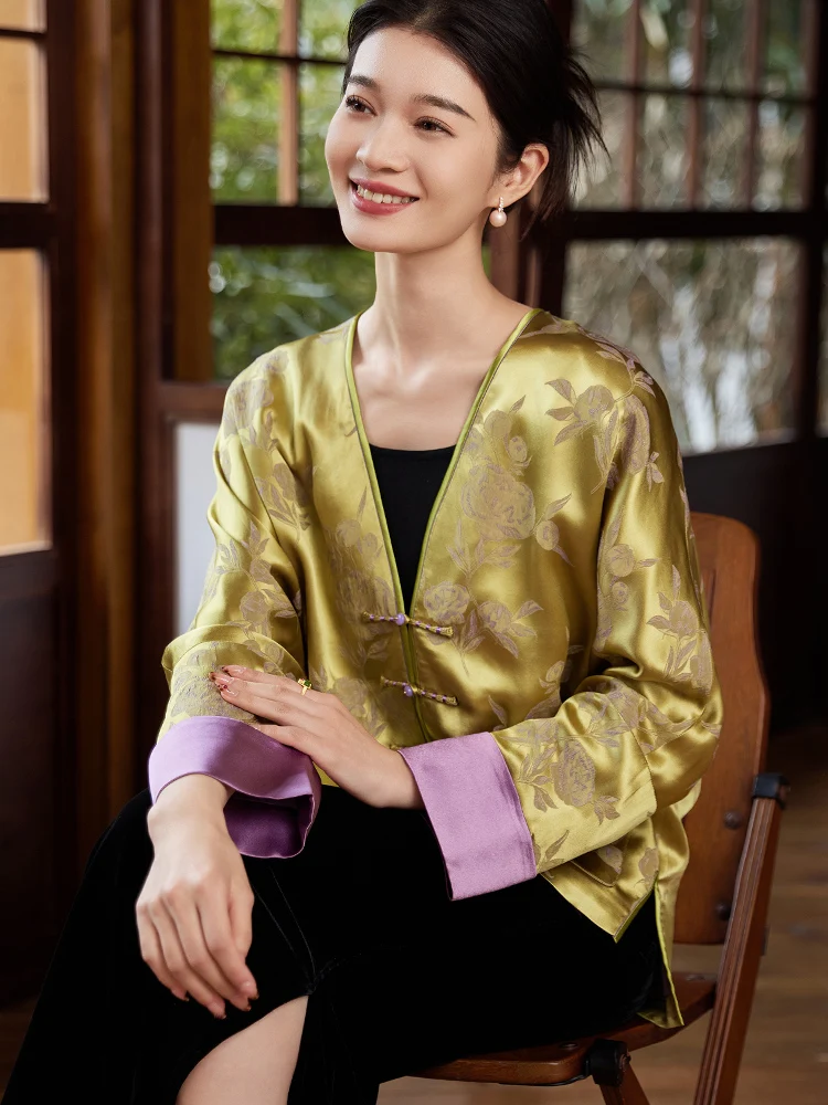 Женский топ в стиле тан, винтажный, из переработанного шелка, с плиссировкой, V-образным вырезом и пуговицами, длинный рукав, регулярный крой...
Женский топ в стиле тан, винтажный, из переработанного шелка, с плиссировкой, V-образным вырезом и пуговицами, длинный рукав, регулярный крой...