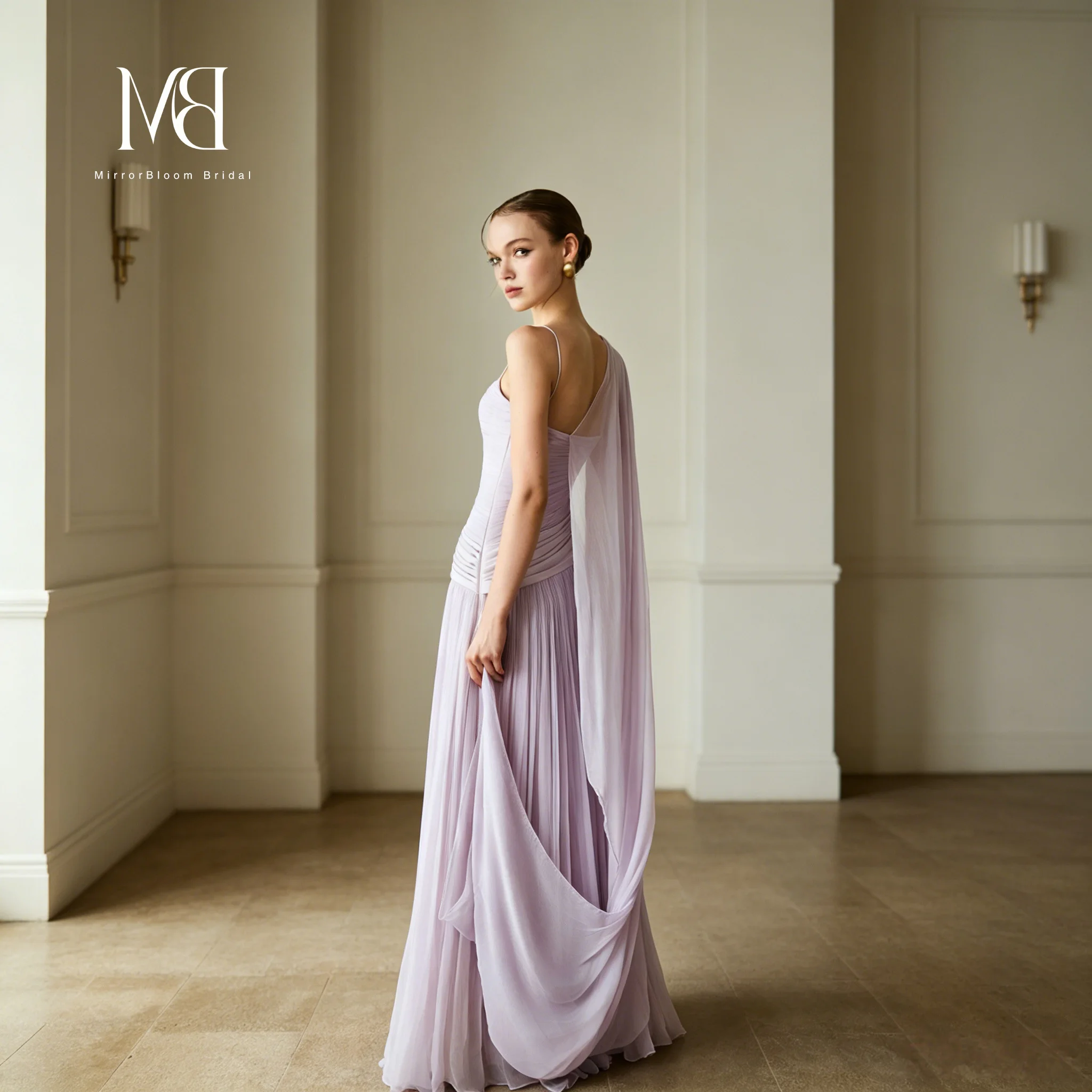 French retro design pleated fitted slip dress, light and airy ribbon waist-cinching tulle skirt
French retro design pleated fitted slip dress, light and airy ribbon waist-cinching tulle skirt