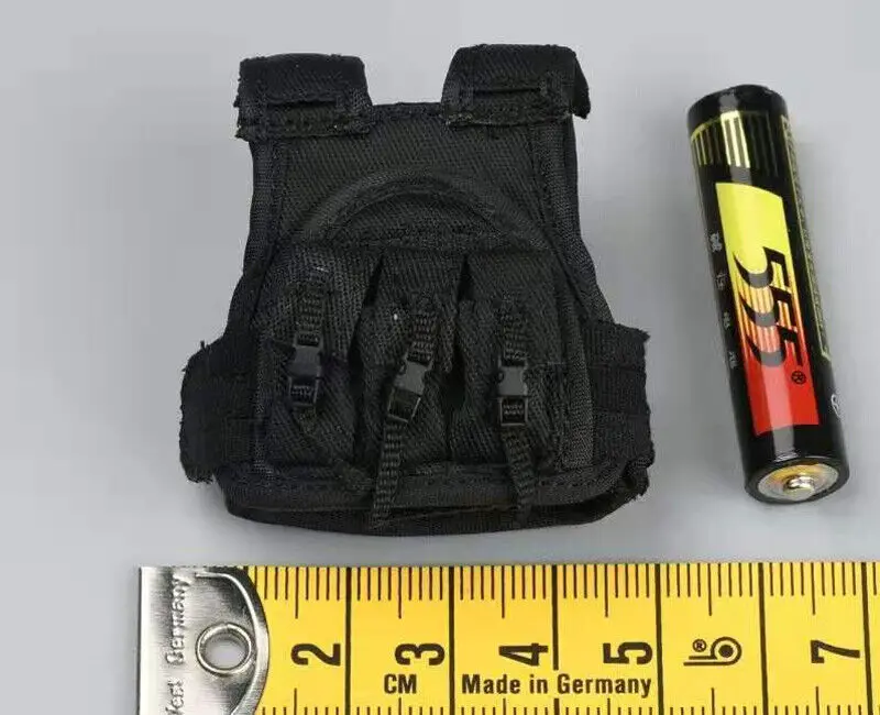 P1-1 1/12 Scale Accessories Soldier Chest Hanging Vest Model for 6" Figure Doll
P1-1 1/12 Scale Accessories Soldier Chest Hanging Vest Model for 6" Figure Doll