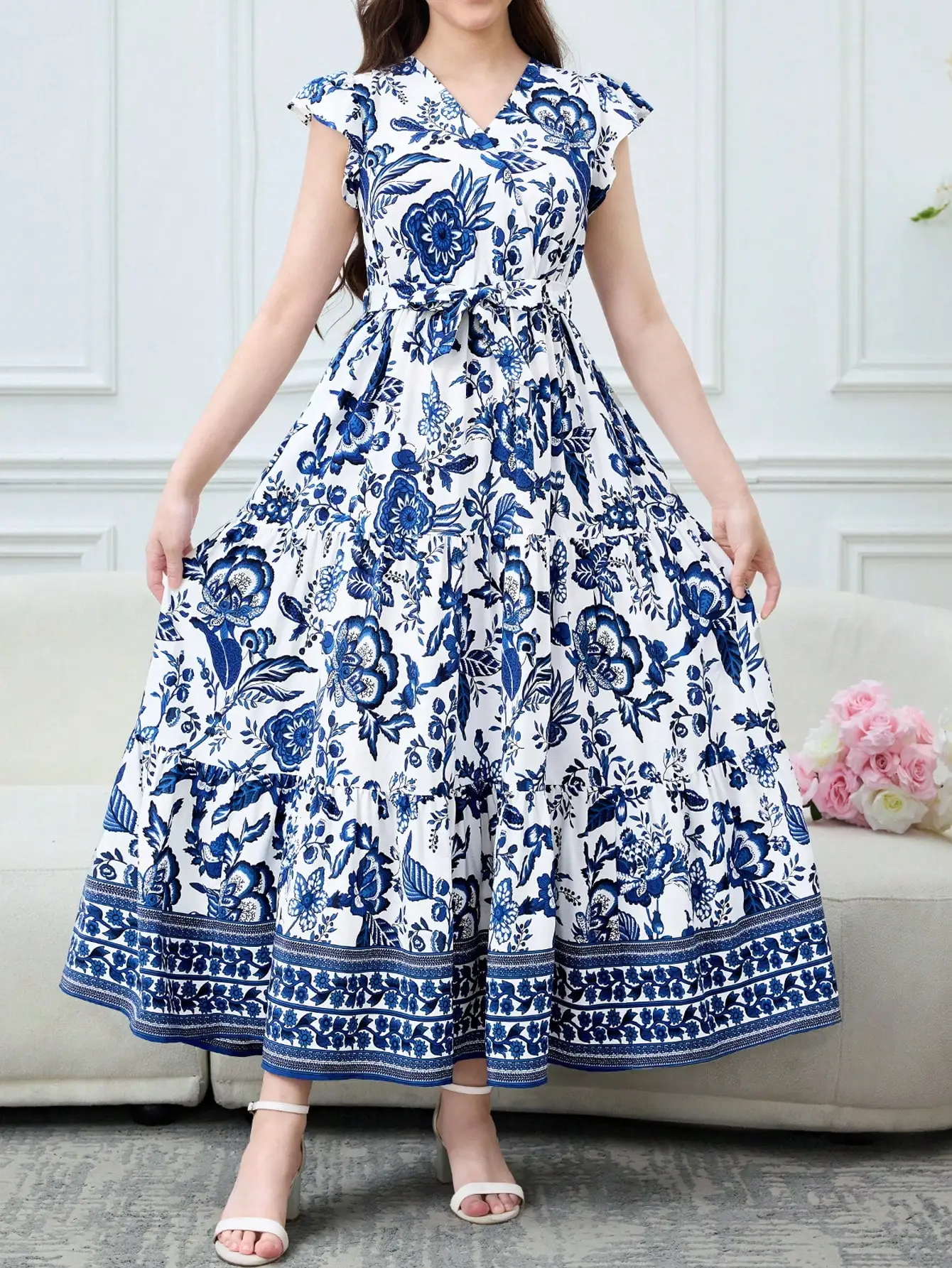 Blue And White Floral Print V-Neck Tie Waist A-Line Maxi Dress For Women
Blue And White Floral Print V-Neck Tie Waist A-Line Maxi Dress For Women