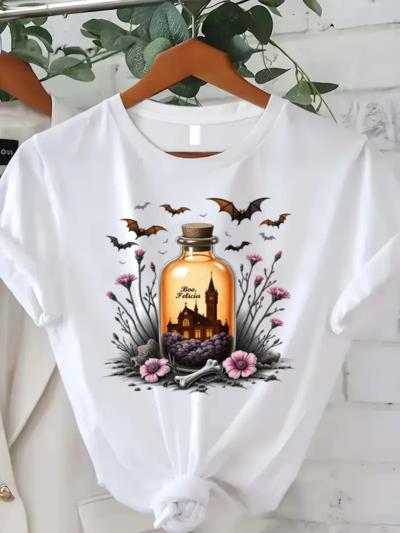 Round Neck T-shirt Halloween Witch House Bottle T-Shirt Women's Plus Size Gothic Bat Print Short Sleeve Tee Fashion Casual Top
Round Neck T-shirt Halloween Witch House Bottle T-Shirt Women's Plus Size Gothic Bat Print Short Sleeve Tee Fashion Casual Top