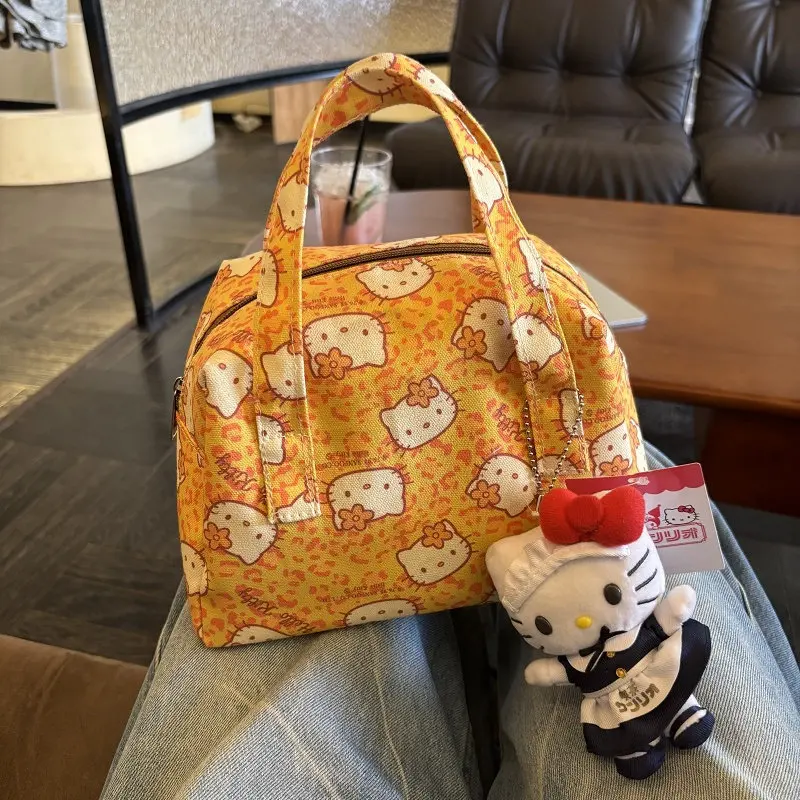 Сумка-тоут Sanrio Hello Kitty с двойным слоем, утолщенная, с оранжевым леопардовым принтом, милая, портативная, для переноски ланч-боксов, для использования на улице
Сумка-тоут Sanrio Hello Kitty с двойным слоем, утолщенная, с оранжевым леопардовым принтом, милая, портативная, для переноски ланч-боксов, для использования на улице