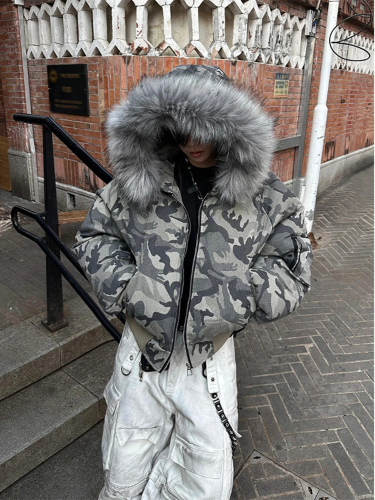 Thickened Winter Cotton Jacket Men's Parka Coat with Fur Collar Camouflage Pattern Cleanfit Style Warm Casual Short Length
Thickened Winter Cotton Jacket Men's Parka Coat with Fur Collar Camouflage Pattern Cleanfit Style Warm Casual Short Length