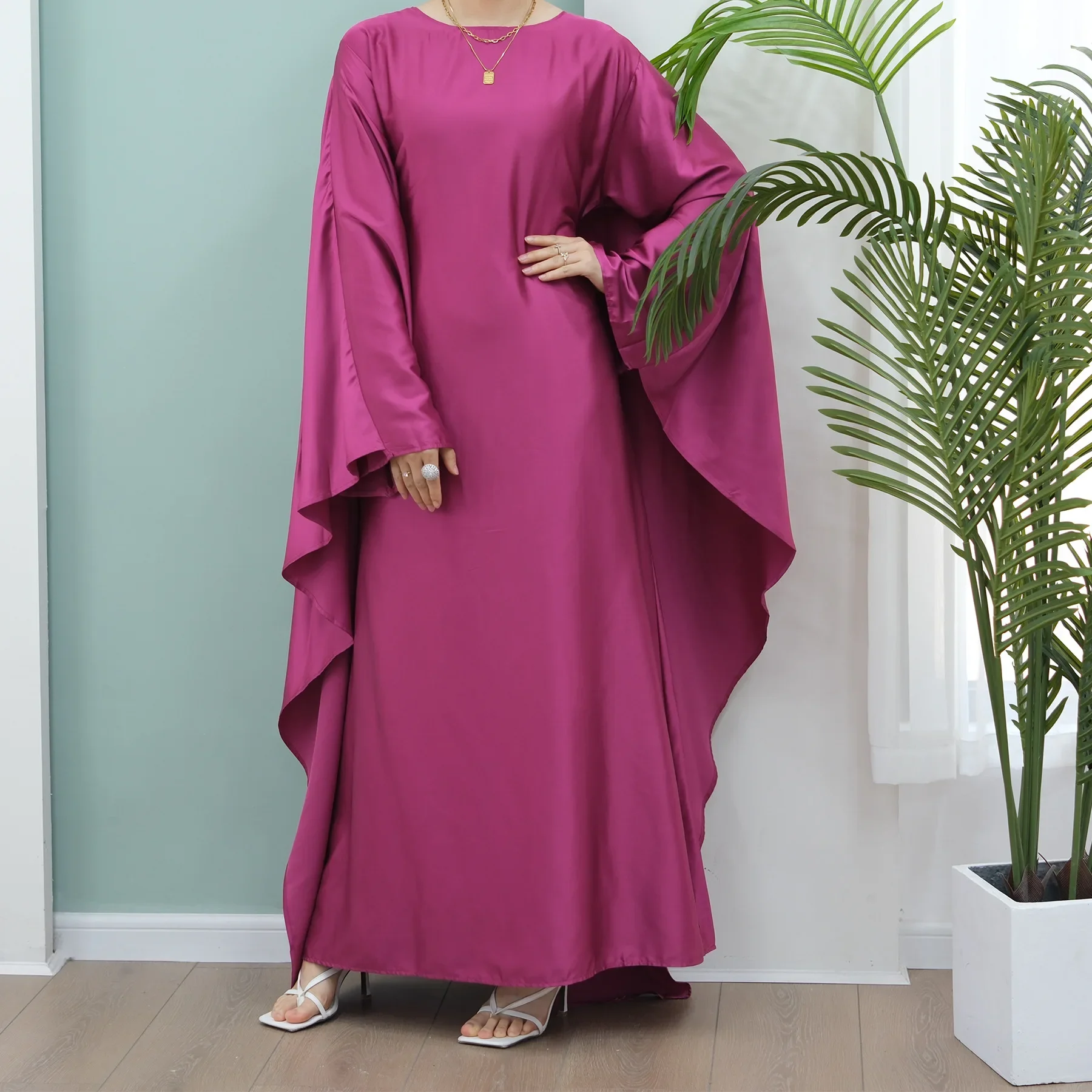 Dubai Satin Abayas for Women Muslim Maxi Dress Batwing Eid Ramadan Islam Clothing Robe Kaftan Loose Caftan Marocain Djellaba New
Dubai Satin Abayas for Women Muslim Maxi Dress Batwing Eid Ramadan Islam Clothing Robe Kaftan Loose Caftan Marocain Djellaba New