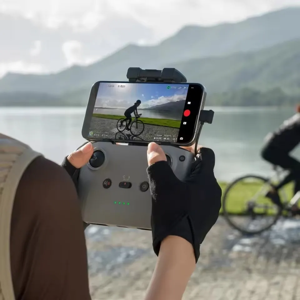 Original RC-N3 Remote Controller for DJI Neo Mini 4 pro Air 3 Controller Compatible with Smartphone & DJI Fly App Brand New 
Original RC-N3 Remote Controller for DJI Neo Mini 4 pro Air 3 Controller Compatible with Smartphone & DJI Fly App Brand New