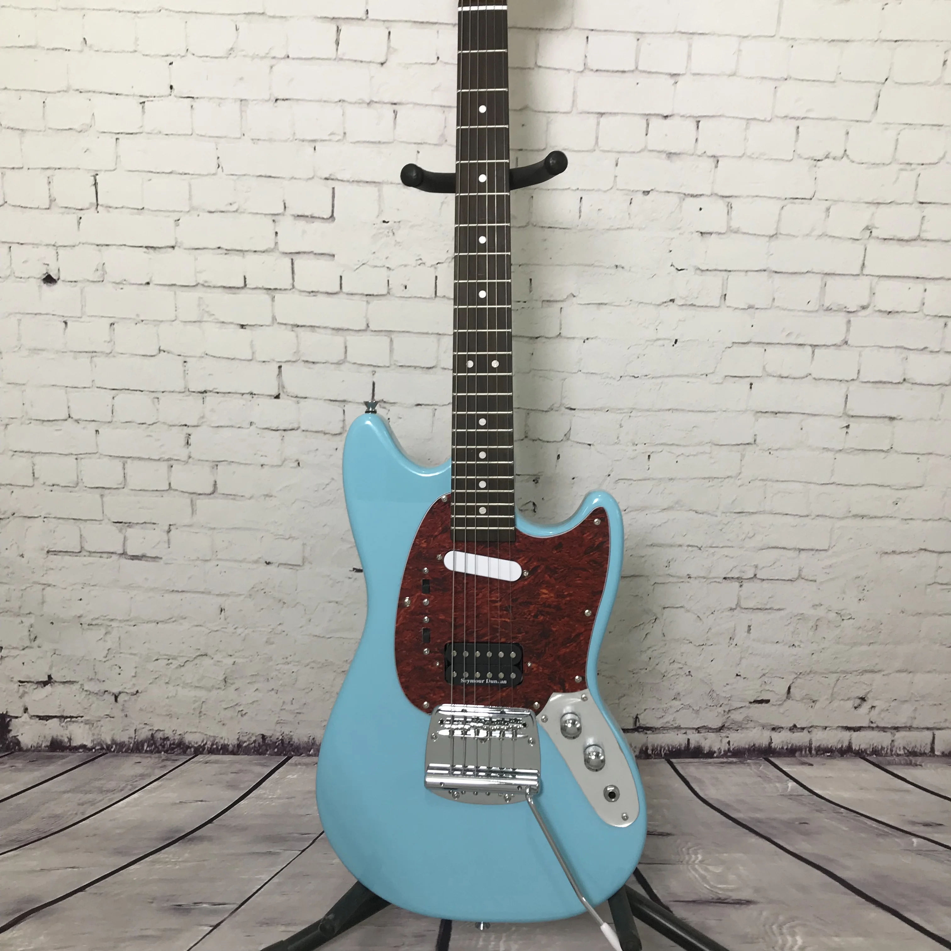 Daphne Blue Colour Scale Electric Guitar Single and Humbucker Pickups for Beginner Players Free Shipping
Daphne Blue Colour Scale Electric Guitar Single and Humbucker Pickups for Beginner Players Free Shipping