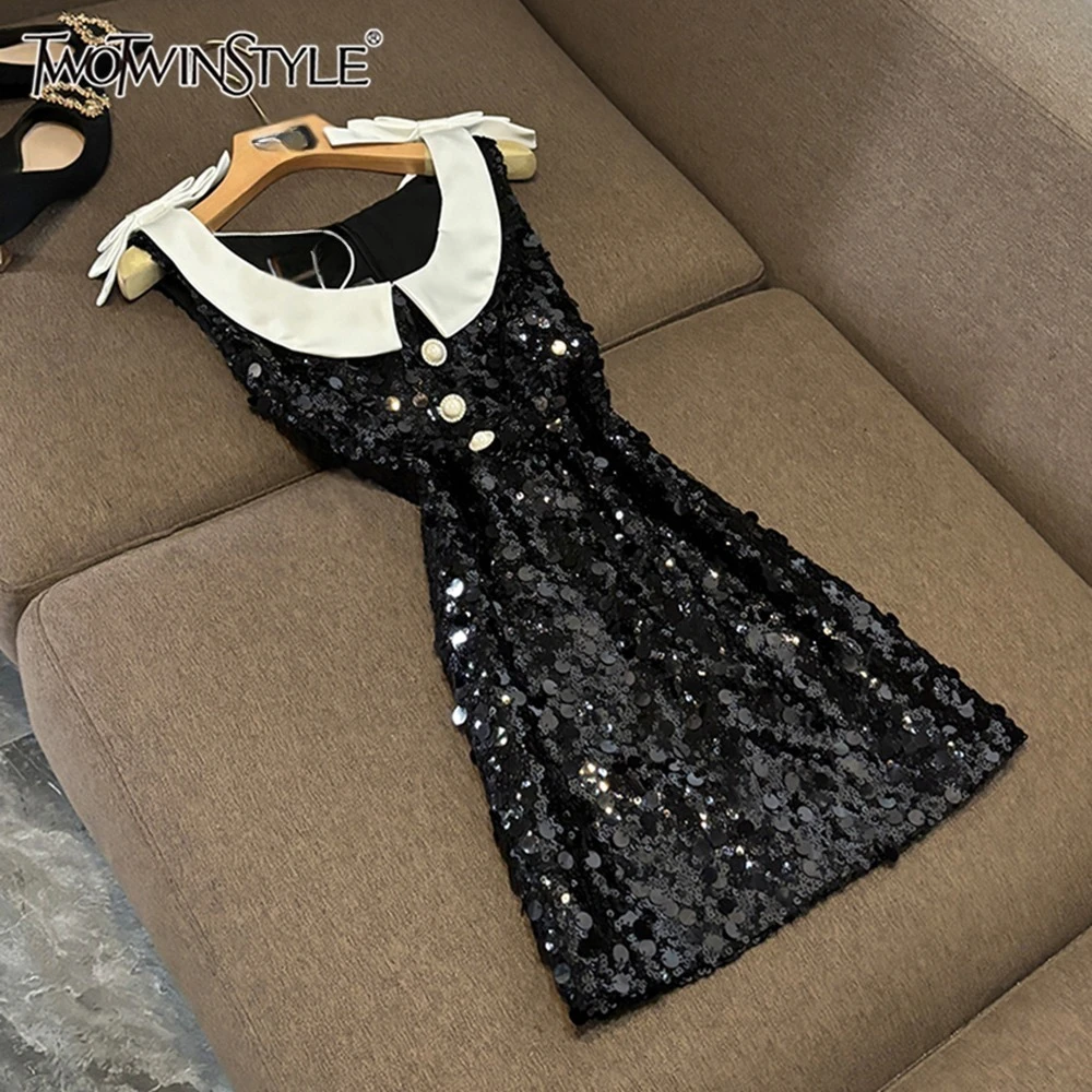 TWOTWINSTYLE Sexy Spliced Sequin Slimming Dresses For Women Round Neck Sleeveless High Waist Elegant Dress Female New KDR539785
TWOTWINSTYLE Sexy Spliced Sequin Slimming Dresses For Women Round Neck Sleeveless High Waist Elegant Dress Female New KDR539785