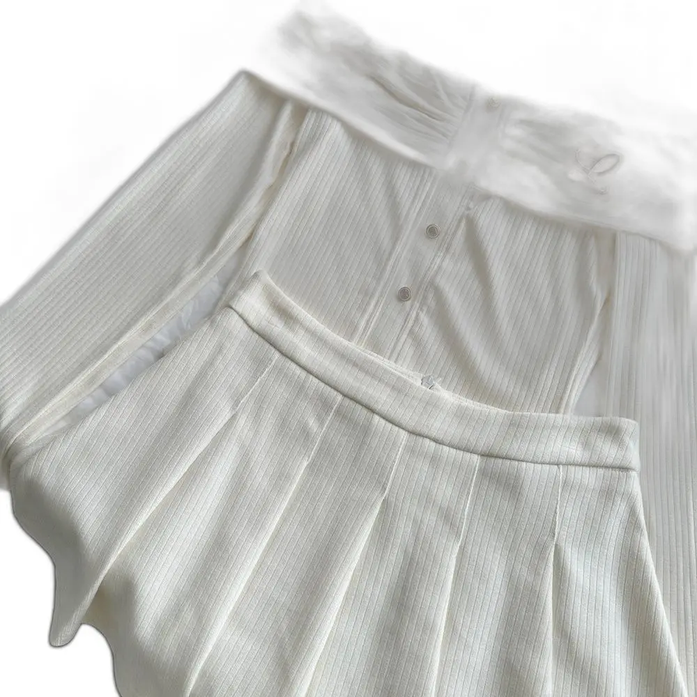 Модный полосатый топ и юбка на одно плечо для женщин, универсальная повседневная одежда, осенняя коллекция, костюм из двух предметов
Модный полосатый топ и юбка на одно плечо для женщин, универсальная повседневная одежда, осенняя коллекция, костюм из двух предметов