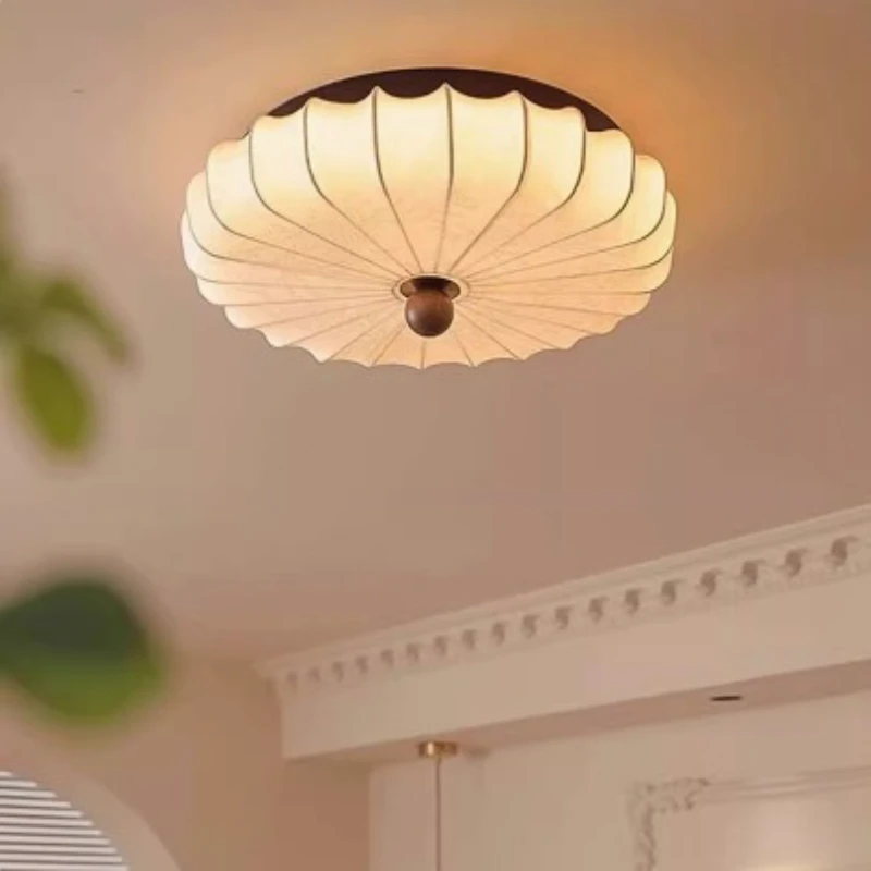 Solid wood bedroom light ceiling light medieval French retro living room light Japanese round simple atmospheric fabric master
Solid wood bedroom light ceiling light medieval French retro living room light Japanese round simple atmospheric fabric master